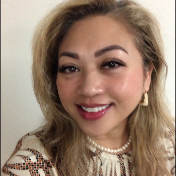 U-Shaped Hoop Earrings (clear) - Picture 5 of 6